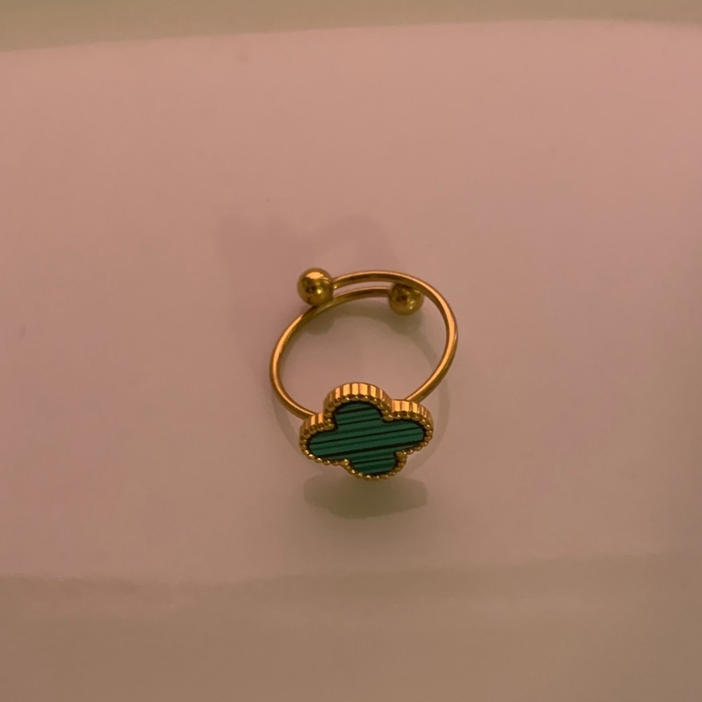 Clover Ring - image 3